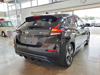 2020 Nissan Leaf - Thumbnail