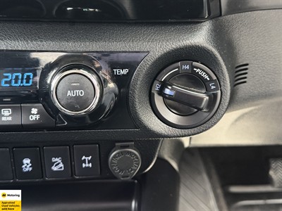 2020 Toyota Hilux - Thumbnail