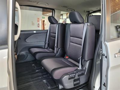 2016 Nissan Serena - Thumbnail