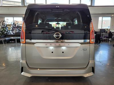 2016 Nissan Serena - Thumbnail
