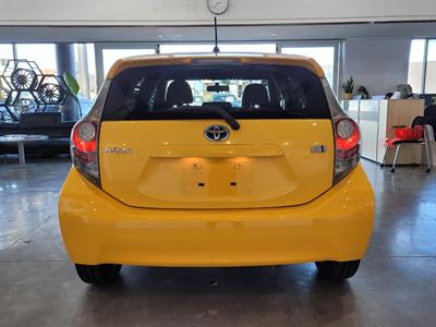 2014 Toyota Aqua - Thumbnail