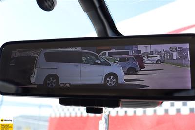 2018 Nissan Serena - Thumbnail