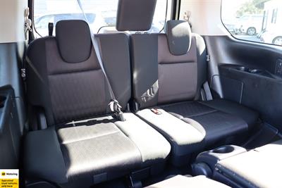 2018 Nissan Serena - Thumbnail