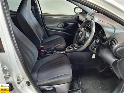 2020 Toyota Yaris - Thumbnail