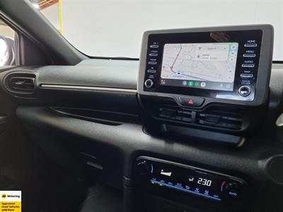 2020 Toyota Yaris - Thumbnail