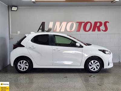 2020 Toyota Yaris - Thumbnail