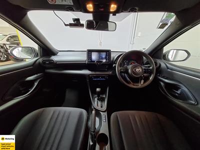 2020 Toyota Yaris - Thumbnail