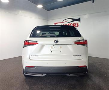 2015 Lexus NX 300h - Thumbnail