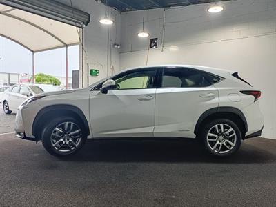 2015 Lexus NX 300h - Thumbnail