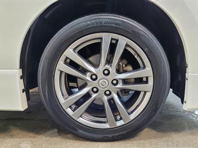 2012 Nissan Elgrand - Thumbnail