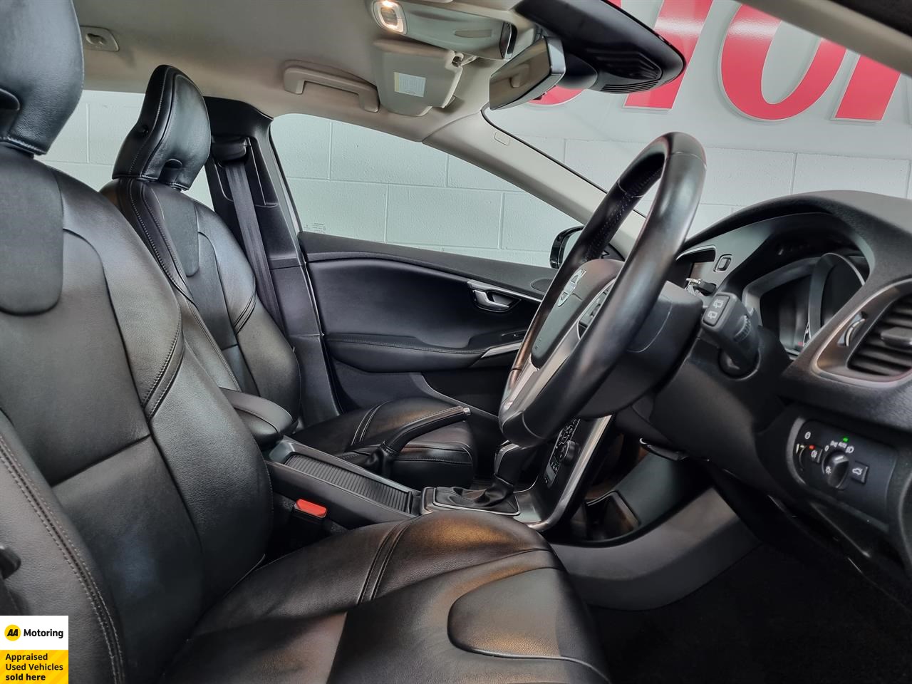 2014 Volvo V40