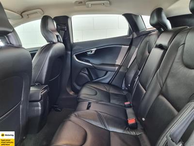 2014 Volvo V40 - Thumbnail