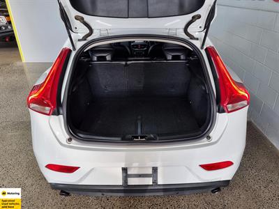 2014 Volvo V40 - Thumbnail