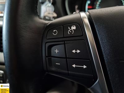 2014 Volvo V40 - Thumbnail