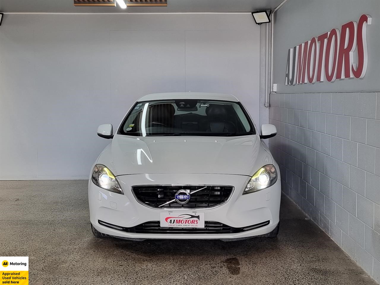2014 Volvo V40