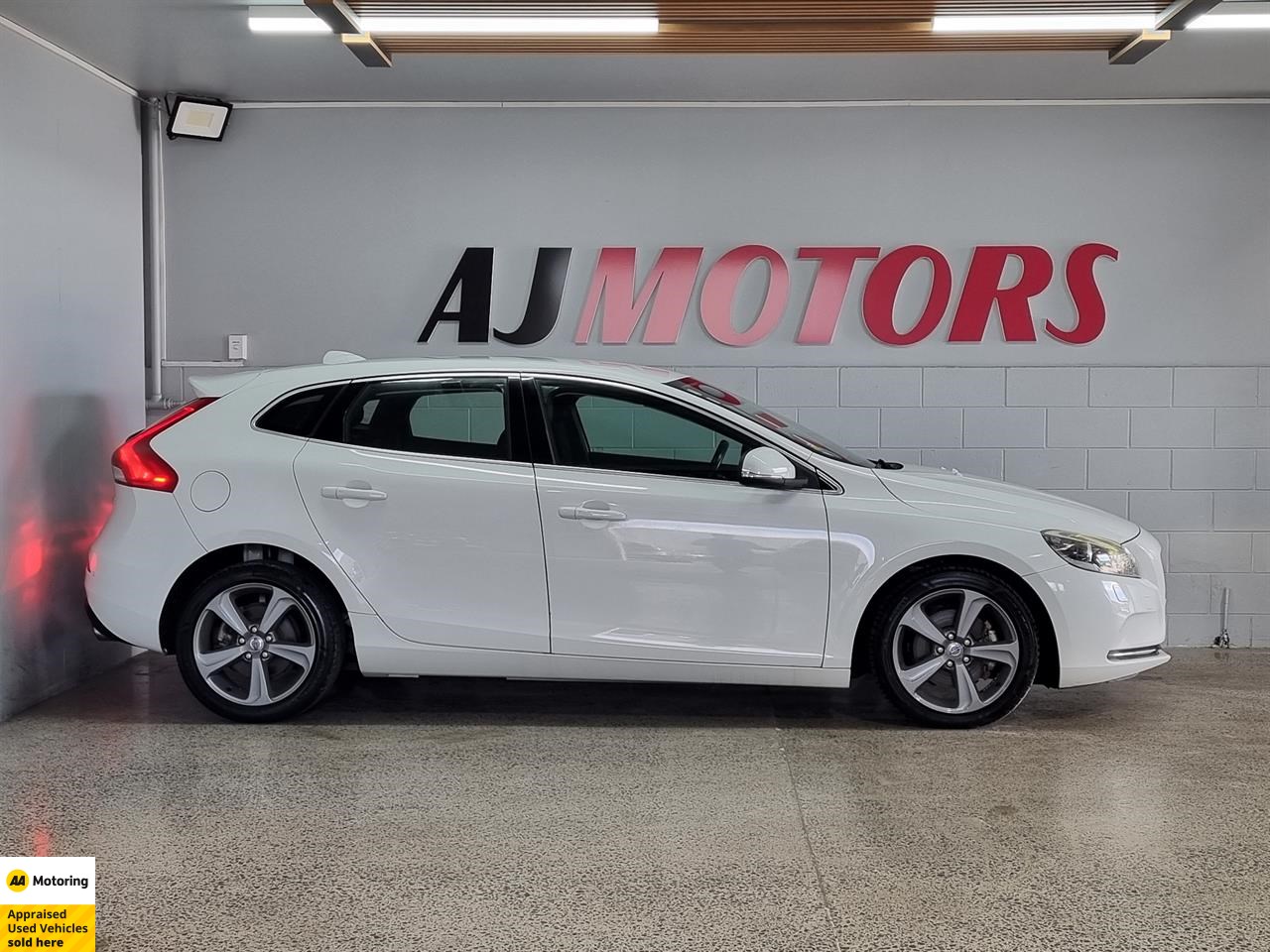 2014 Volvo V40
