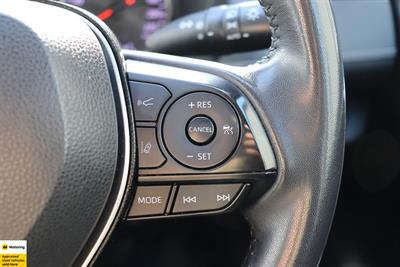 2021 Toyota RAV4 - Thumbnail