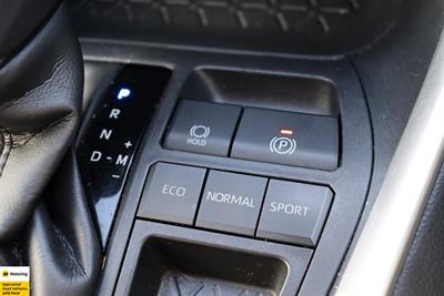 2021 Toyota RAV4 - Thumbnail