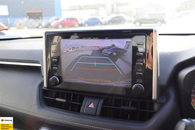 2021 Toyota RAV4 - Thumbnail