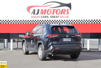 2021 Toyota RAV4 - Thumbnail
