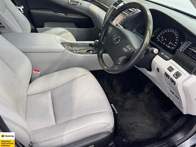 2012 Lexus LS 600 - Thumbnail