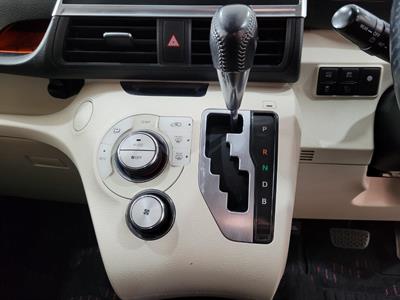 2017 Toyota Sienta - Thumbnail