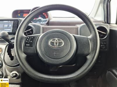 2015 Toyota Spade - Thumbnail