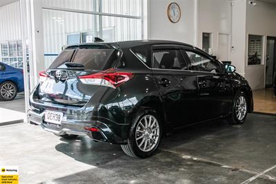 2016 Toyota Auris - Thumbnail
