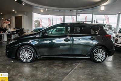 2016 Toyota Auris - Thumbnail