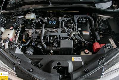 2017 Toyota C-HR - Thumbnail