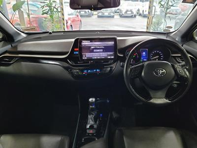 2017 Toyota C-HR - Thumbnail