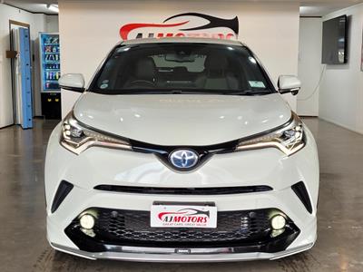 2017 Toyota C-HR - Thumbnail