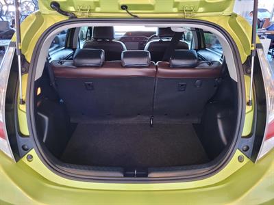 2015 Toyota Aqua - Thumbnail