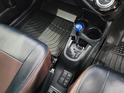 2015 Toyota Aqua - Thumbnail