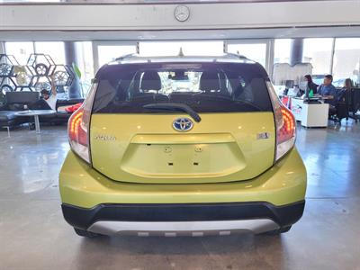 2015 Toyota Aqua - Thumbnail