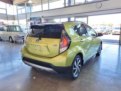 2015 Toyota Aqua - Thumbnail