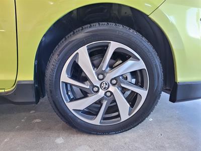2015 Toyota Aqua - Thumbnail