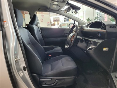 2016 Toyota Sienta - Thumbnail