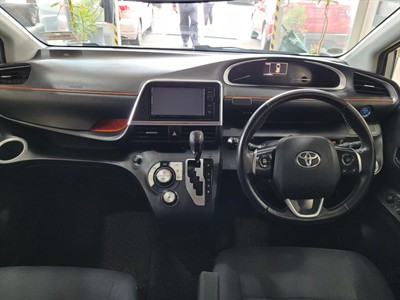 2016 Toyota Sienta - Thumbnail