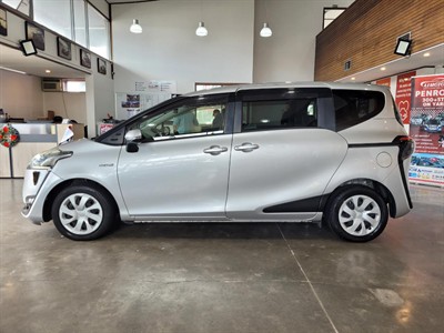 2016 Toyota Sienta - Thumbnail