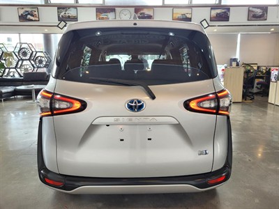 2016 Toyota Sienta - Thumbnail