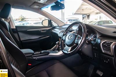 2015 Lexus NX 300h - Thumbnail
