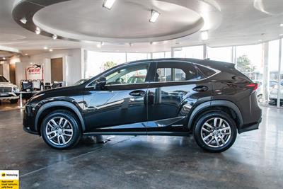 2015 Lexus NX 300h - Thumbnail