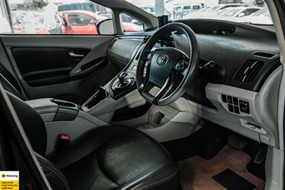 2012 Toyota Prius - Thumbnail