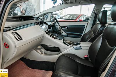 2012 Toyota Prius - Thumbnail