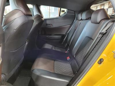 2017 Toyota C-HR - Thumbnail