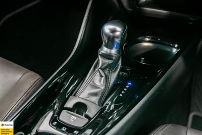 2017 Toyota C-HR - Thumbnail