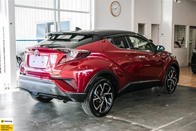 2017 Toyota C-HR - Thumbnail