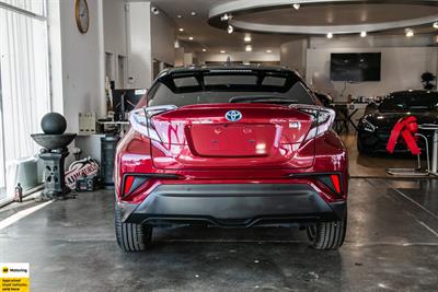 2017 Toyota C-HR - Thumbnail