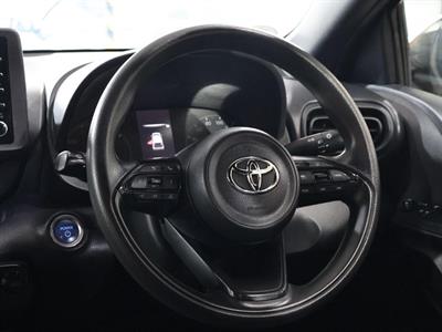 2022 Toyota Yaris - Thumbnail